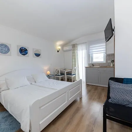 Villa Feral Apartments Crikvenica Exterior photo